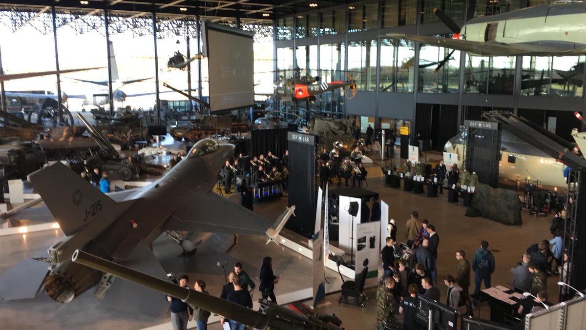 ariejandewaard's tweet photo. Spannende innovaties vandaag bij #DEFLAB tech-event in @NMMSoesterberg zoals 3D-printers, mini-drones, Hybride Quads en operationeel soldaat systeem. En @rpbauer62 aanwezig als hologram projectie! Vele bezoekers zijn geïnspireerd om te komen werken bij @Defensie #wijzijnDMO https://t.co/GtO1MHGUb1