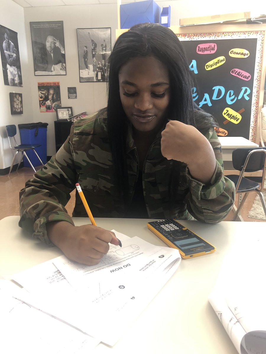 leigh_kaylor's tweet photo. Students citing evidence by justifying the volume of the cylinder! #citingevidence #TuesdaysInTraining #CenterSD #CASJackets https://t.co/8XyAhjv3pX