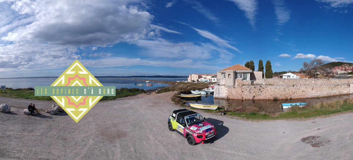 DCopines's tweet photo. IWA, notre 3ème e-gazelle du @Rallye_Gazelles prend la pause dans la @villedesete pour vous montrer son joli covering et participer au #challengebeautycar #emehari #citroen #zest https://t.co/80E5GQTlWj