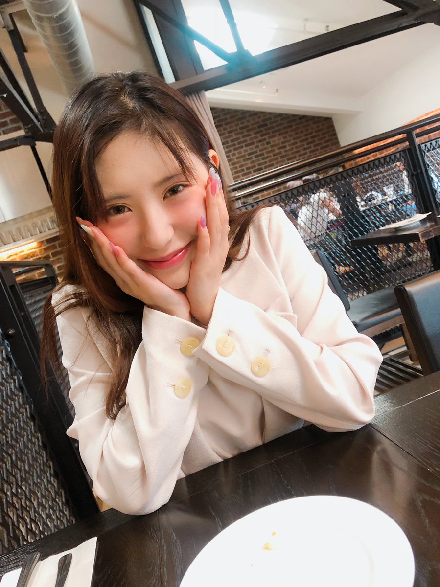 27歳の私もみんなの笑顔を求めて、 精一杯頑張ります！！！！ これから