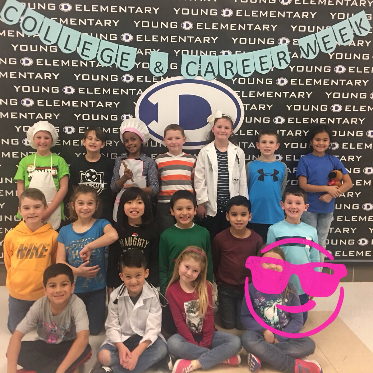 thedrakedudes's tweet photo. Planning for our futures! 👩🍳👩⚕️👨🏽⚕️👩🚒 #bestatYES #thedrakedudes #careerweek #drazac https://t.co/U0tGwY13rl