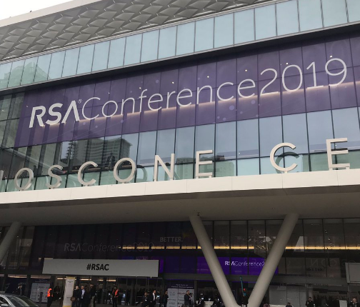 CSHubUSA's tweet image. What's Going On At @RSAConference from @GeorgeRettas, @tompageler, @AndyBonillo. Plus, more #newsworthy #headlines: 
1. Employee sued for falling for a #phishingattack
2. Thailand's new #cybermartiallaw
cshub.com/security-strat…
#cybersecurity #episode @TF7Radio