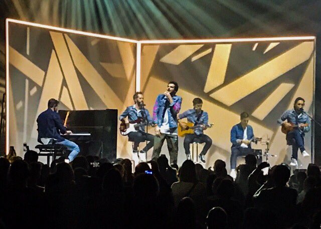 thyra00's tweet photo. @Amir_Off tournée Zénith #tb @zenithdelille #AddicTour @jaybkeyboards @jeromekerio @hugomarcus_hm @jubdrums @mathieullopart  🔥🔥 https://t.co/QzW2BJNmLj