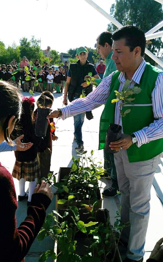 PVerdeAbasolo's tweet photo. En @PVerdeAbasolo seguimos buscando mecanismos que mejoren el desarrollo sustentable de nuestro Municipio. https://t.co/BKsWvcA25I