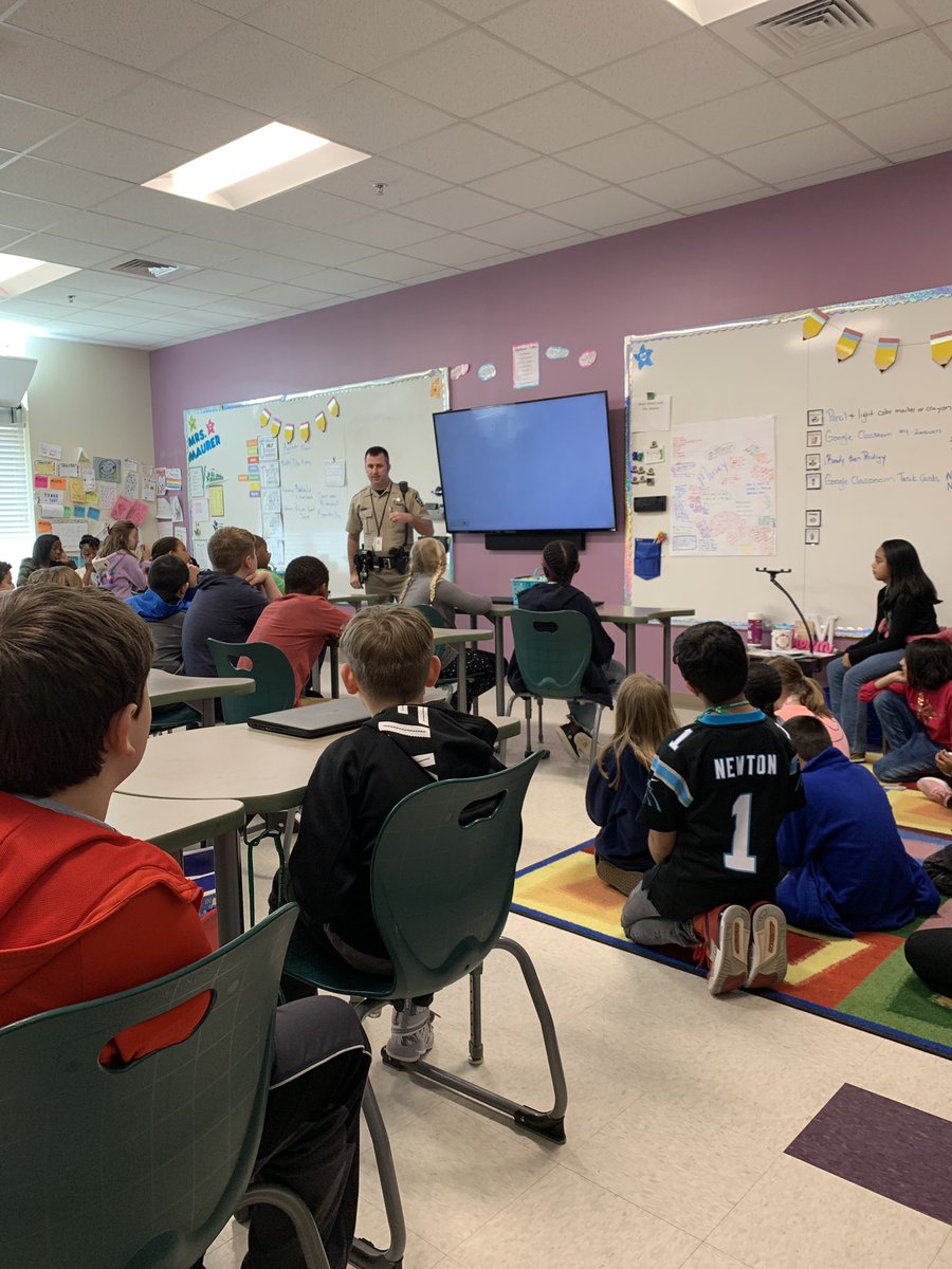 GradeOdell's tweet photo. Deputy Dial came to talk to us today about positive influences the police have in a community. @GradeOdell @Maurer4Odell @wrodell35 #WeROdell https://t.co/5fSkVk37vV