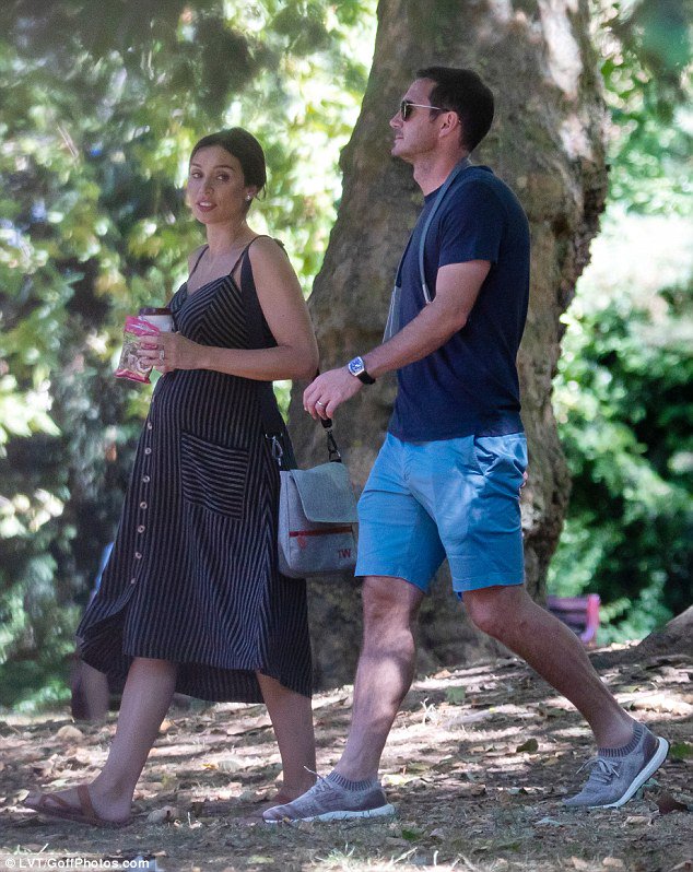 Beard_Club's tweet image. 'News'-paper, DM, publishes apparently completely fake piece (also #merching a dress) re: brit #lgbt pair #GayFootballer Frank Lampard (ex-Beard/surrogate Elen Rivas) &amp;amp; #Celesbian presenter (rumoured Alex Jones gf) Christine Bleakley &amp;amp; her 'plastic' baby mol.im/a/6782475