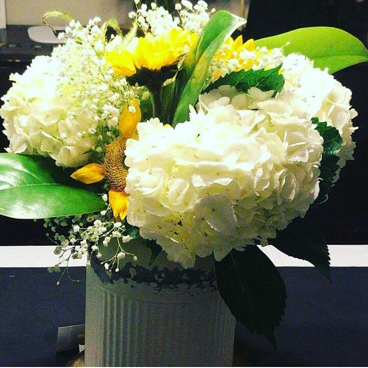 Megan Boyce design with premium white hydrangeas from Gallonei.com @gallonei.flowers #decor #decoration #homemarket #houselifestyle #homedesign #wedding #weddingplanner #weddinginspiration #eventplanner #events #Flowersbygallonei #flower #hydrangea #hydrangealove