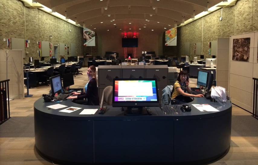 BES_UMSL's tweet photo. The Technology and Learning Center on south campus is open for all #UMSL students from 7:30 am till 10 pm Mondays through Thursdays, from 9 am till 3 pm on Fridays, and from 10 am till 2 pm on Saturdays. Food is allowed! https://t.co/P8LwxnRwiE https://t.co/1h2Ps0sKuB