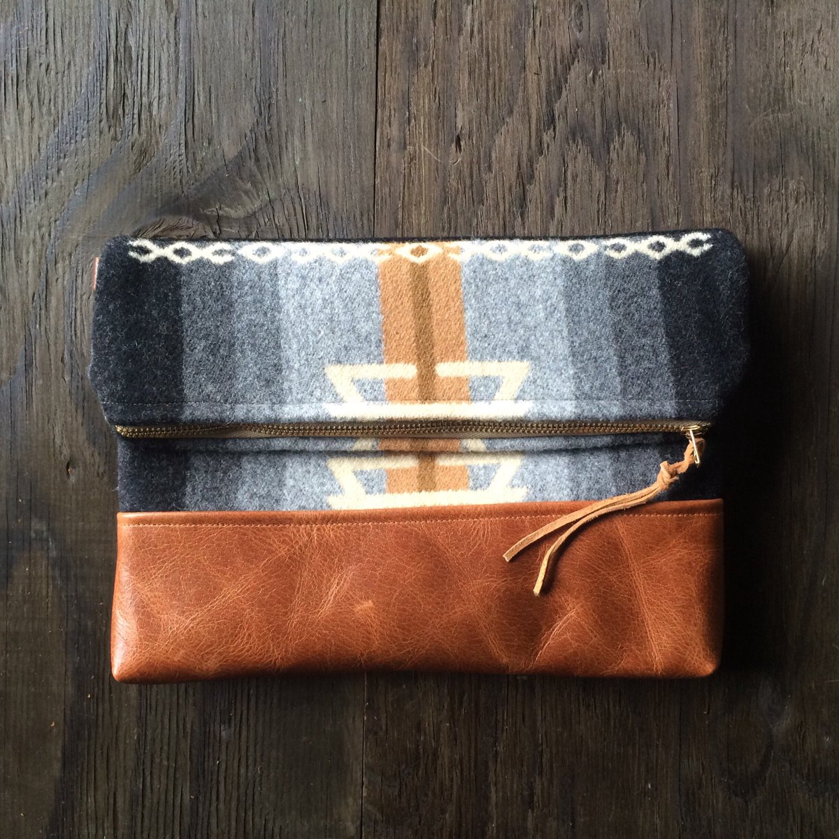 VaughanFabric's tweet photo. Based in Portland, Nan creates beautiful bags from reclaimed #Pendleton® wool and leather. Using used and damaged blankets, test pieces and production remnants,  she #repurposes them into her signature #minimalist #design #bags to give those beautiful #wool designs new life. https://t.co/9Yfd3gi7dt