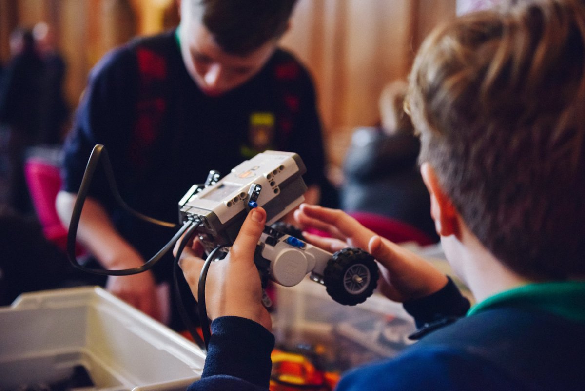 Technocamps_BU's tweet photo. Some photos from the Dyfodol Disglair y Dyffryn @EM_WABangor event with Ysgol Dyffryn Nantlle and Ysgol Bro Lleu
@ydnantlle @ysgolbrolleu
Photos: @BanholzerPhotos
@LEGO_Group @LEGO_Education
#lego #legoMindstorms #legoNXT #mindstorms #stem #legoRobotics https://t.co/wBSY1vQQeZ
