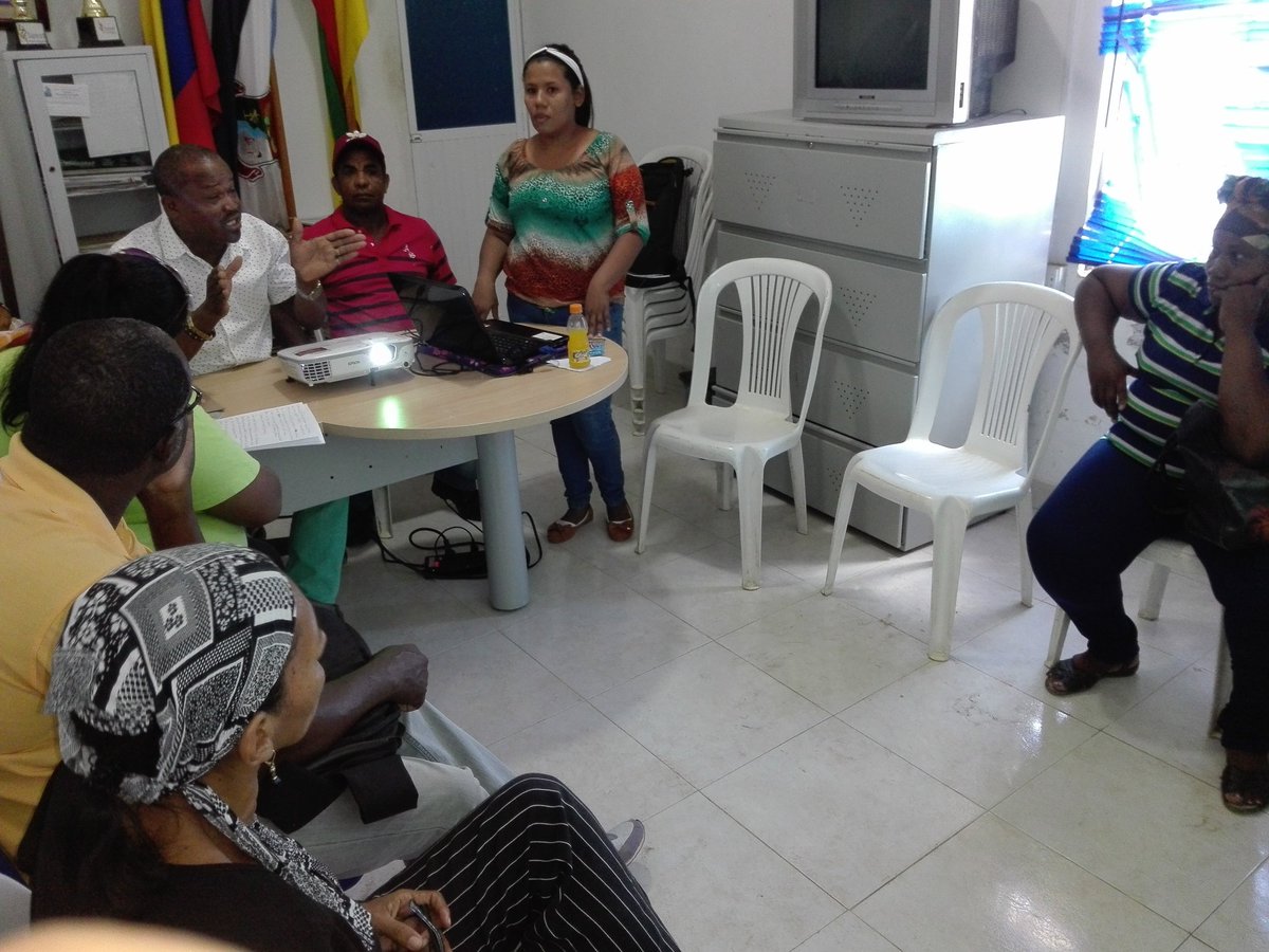 MadridPrens's tweet photo. #PTAAgonizaPorPolticas necesitamos lineamientos y políticas operativas claras y concretas tutores @PTA_Colombia somos la Extension de @Mineducacion en lugares lejanos del país @hbayonar @ViceColombia @CMILANOTICIA @SemanaEd @VictoriaBxE @VickyDavilaH @lasillavacia https://t.co/N0C0Lf8wO4