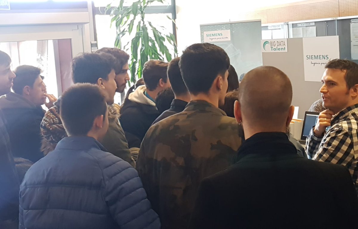 siemens_es's tweet photo. ⚠️ ¿Te apasiona el #Cloud ☁️ y el #IoT 💻? 

Ven a vernos HOY a la @unicomplutense y te mostraremos las oportunidades de #empleo en #digitalización en la #TalentZone del @campusbigdata con @DoryLiquete 

🔗 Echa un vistazo aquí: https://t.co/hZrdgBDV4V https://t.co/t8fet0P6E0