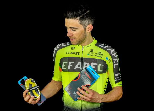 bikeribbon's tweet photo. new Bike Ribbon #bartape wrapped on the official #Efapel team. #bikeribbon #bikemotion #bartapes #velo #fahrrad #bicicletta #orbea #bici #bdc #fietsen #racefietsen https://t.co/sXXpcSoJgA
