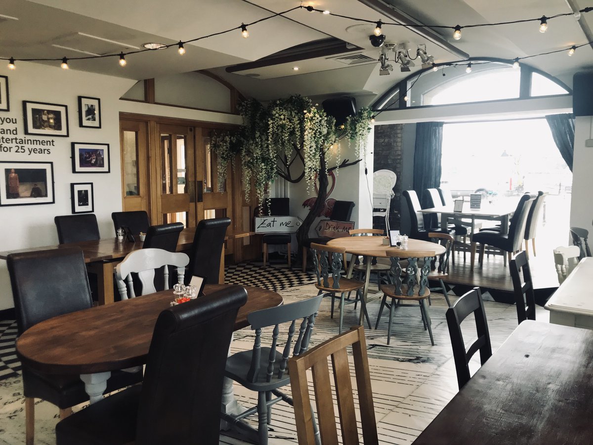 TCHDameBellas's tweet photo. This week’s competition will be running for a Sunday Dinner for two at Dame Bella’s! 🍽
Enjoy a two-course dinner on a weekend of your choosing, all you need to do is follow Dame Bella's, share and tag the person you’d take. Competition will be drawn next Thursday.

Dame Bella 💋 https://t.co/F5MKeErZ7J
