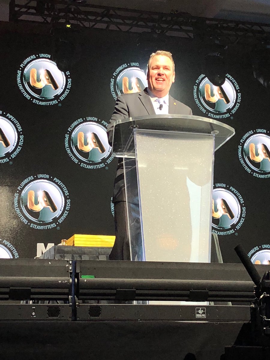 jrgentille's tweet photo. MCAA is honored once again that UA General President Mark McManus is addressing our annual convention! Leadership!#MCAA19 ⁦@UAPipeTrades⁩ https://t.co/CXIbtd9L5b