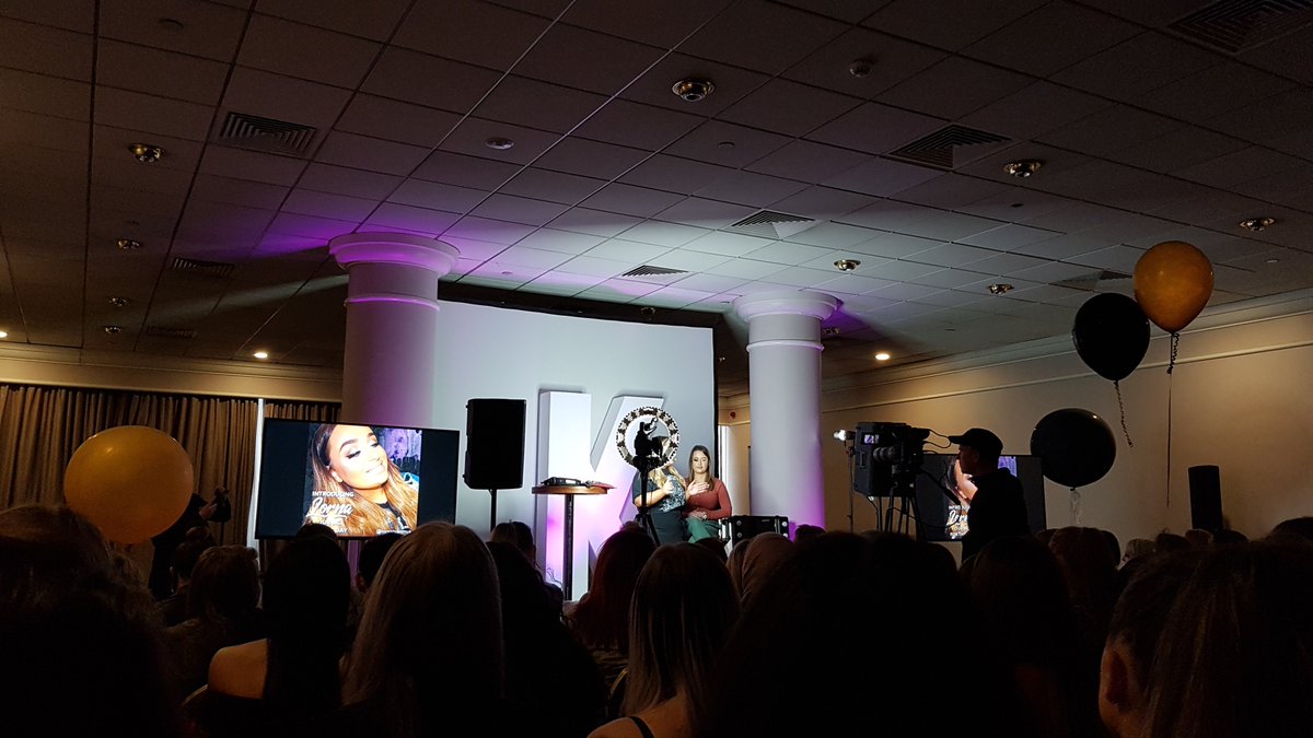 NEW POST // @keilidhmua Masterclass Tour & lil chat about social anxiety ✨ bit.ly/2IX8gAs 

#lbloggers #fblchat #beechat #teacupclub #GRLPOWR #bloggerstribe #thebloggercrowd #influencerRT #chicbloggers