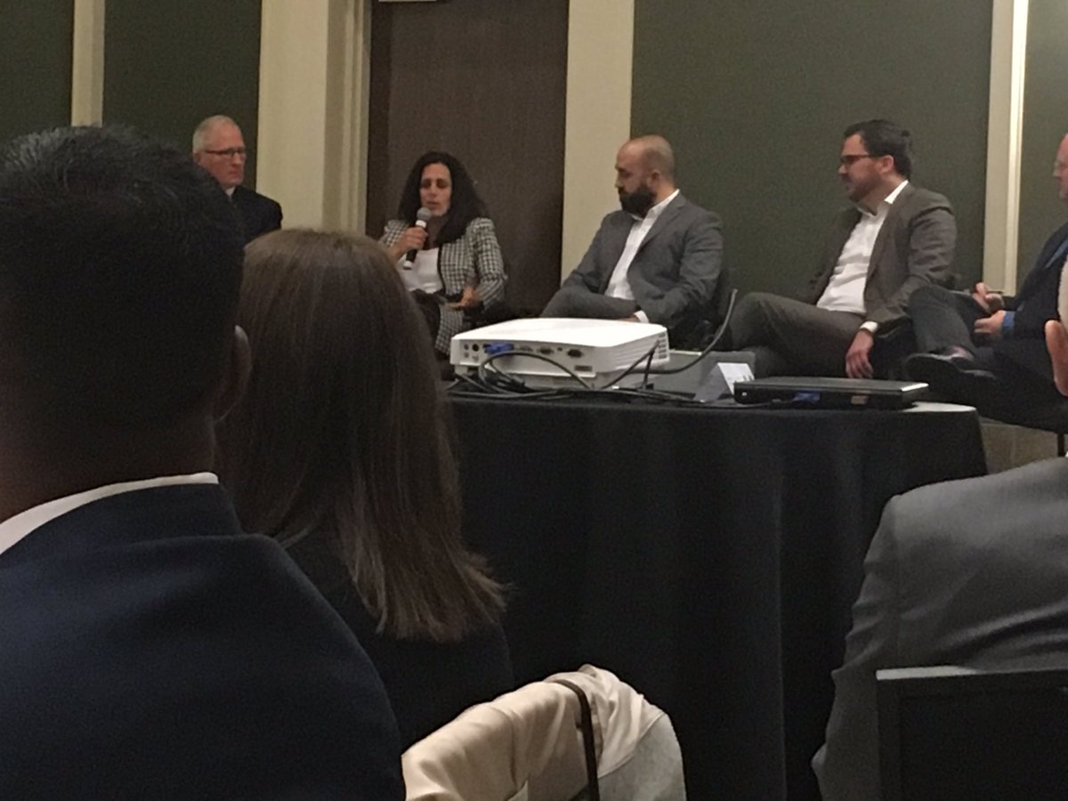 therealnomski's tweet photo. @InsuranceInsCA annual speakers breakfast. Great panel discussion included @KevyMck22 @edmeiering on insurance fundamentals. Importance of making all distribution channels work seamlessly to promote great customer experiences
Customer experience VS Customer service.
#aviva https://t.co/8sHVpYZCZB