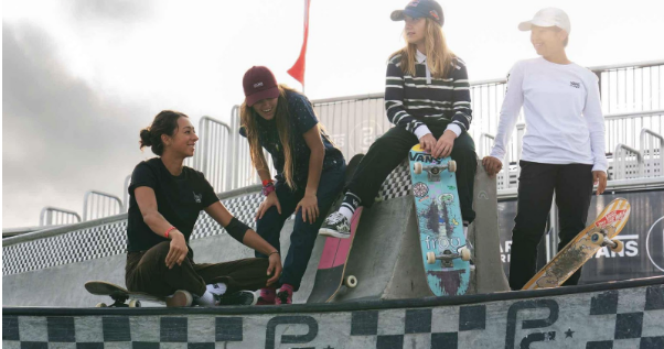 ModadoBrasil1's tweet photo. Vans explora identidades e influências do skate global na edição da campanha Isso É Off The Wall https://t.co/nSeOuXaciJ https://t.co/HBm0RYegE2