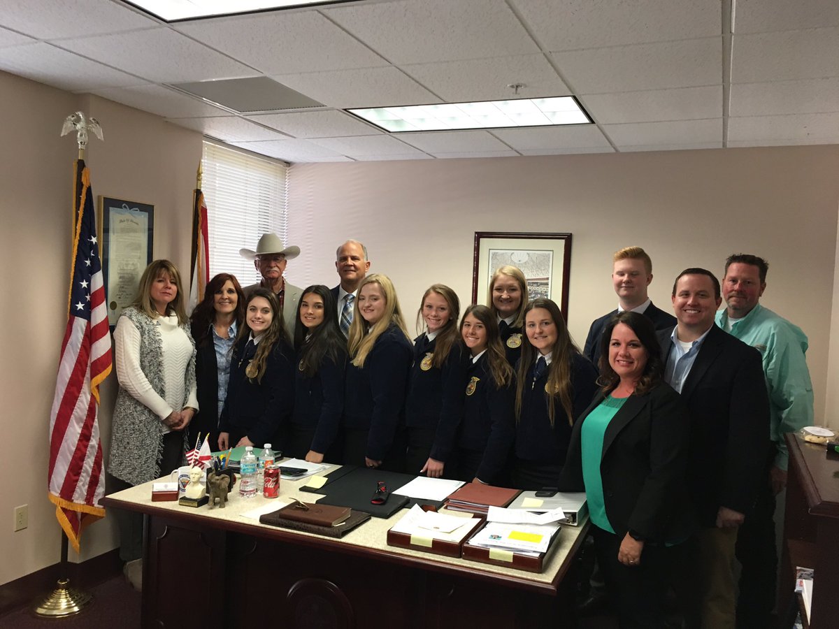 ClayCTE's tweet photo. @oneclayschools @NationalFFA members traveled to Tallahassee during @FlaFarmBureau Leg Days as part of Clay Co Farm Bureau’s Emerging Ag Leader Academy where they met Clay County’s Sen @Rob_Bradley Rep @Travis_Cummings Rep @bobbypaynefl to learn about ag issues &amp; state govt https://t.co/avgIEjhu03