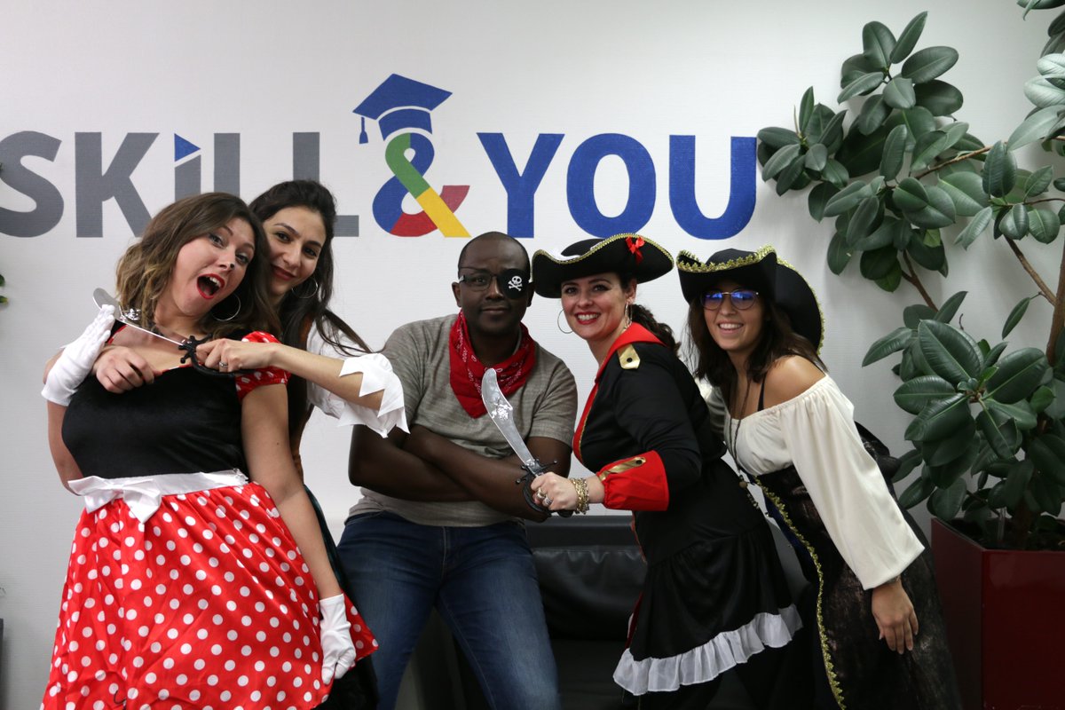 AcademieBe's tweet photo. [MARDI GRAS] Les collaborateurs @skillandyou  au TOP pour cette journée déguisée, organisée par la super team #RH ! 😍Nos services accompagnant les élèves des différentes écoles du groupe sont bien représentés ! Convivialité &amp; gourmandise étaient au RDV ! 🤗 #formation #QVT https://t.co/Qe7KOYwpit