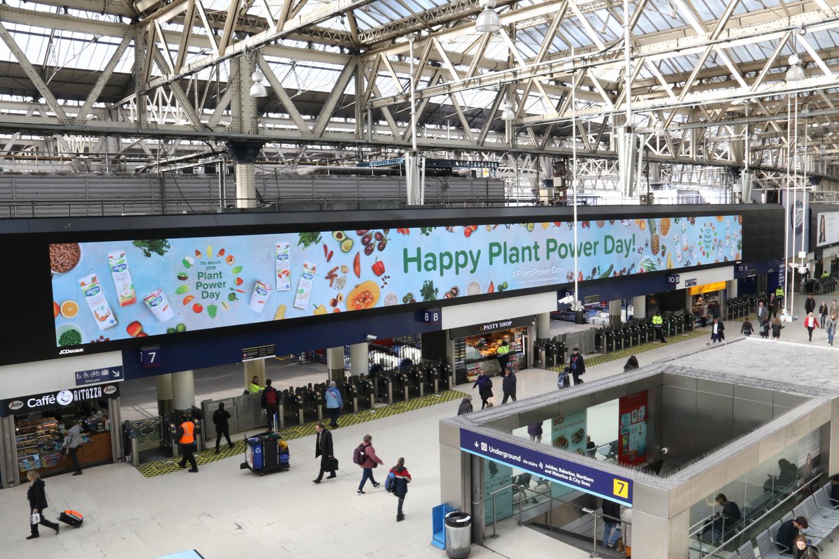 Three cheers for #PlantPowerDay! <a href="/Alpro/">Alpro</a> have celebrated with a dynamic #DOOH countdown clock which transformed at midnight to mark the day! 
#advertising #outdooradvertising w/<a href="/kineticwwUK/">Kinetic UK</a>