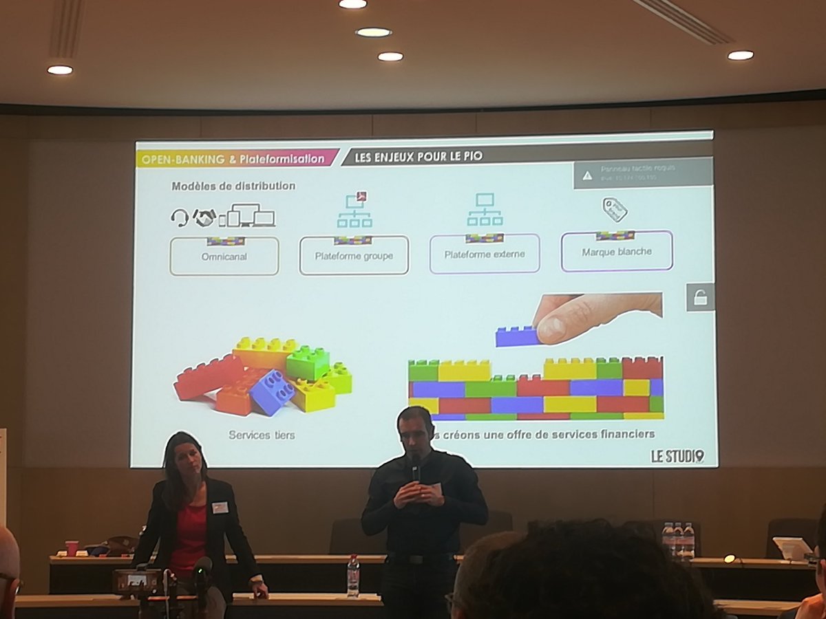 fabrest's tweet image. Offrir le bon service au bon moment à nos clients @dantecf
#TeamPio #LeStudio #banque
➡️ l' #API est le moyen de construire ce service.
➡️La plate-forme permet d'exposer nos API et de garder la relation avec le client
 ➡️ ⛔ Bien mesurer la satisfaction client. #mesure #devops