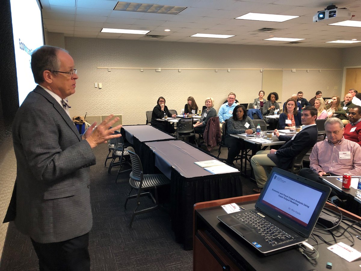 CVIOG_UGA's tweet image. #EconDev professionals are learning how to attract, recruit and retain businesses today as part of our Georgia Certified #EconomicDeveloper program. Find out more about our GCED program and upcoming classes at t.uga.edu/3Eu. #UGAServes