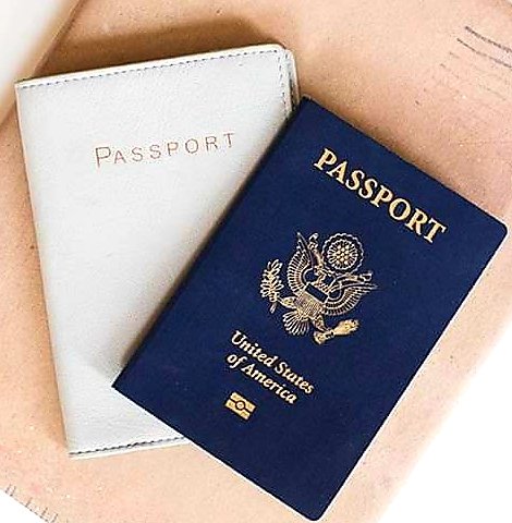 PassageForTwo's tweet image. Our favorite book comes in both a 28 and 52 page edition.  We have one of each. #WorldBookDay #travel #travelbookclub #AdventureOfALifetime