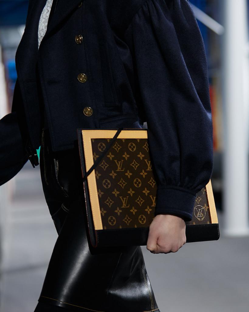 Louis Vuitton on X: #LVFW19 Shifting into new forms. The new Monogram Art  Folder from @TWNGhesquiere's latest #LouisVuitton Show. See more at    / X