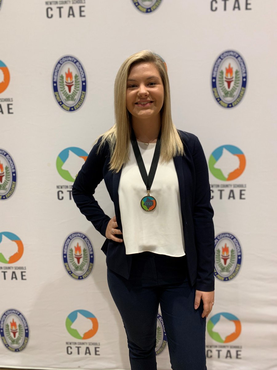 EHS_Eagles's tweet photo. Congratulations to Molly Pickrell for being selected as the EHS WORK-BASED LEARNING STUDENT OF THE YEAR! #EaglePride #WeBleedGREEN https://t.co/kmV5FPZxpn