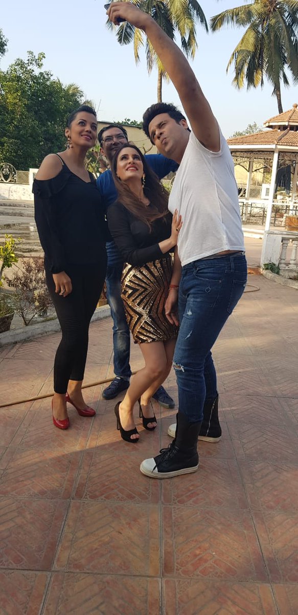 khandurishweta's tweet photo. Promotions on full swing @SharmajiKGLFilm #releasingon15thmarch #withtheteam @Krushna_KAS @mugdhagodse267 our director #ManojSharma sir  #happyfaces #bollywood #coactors https://t.co/lwvZo80bxE