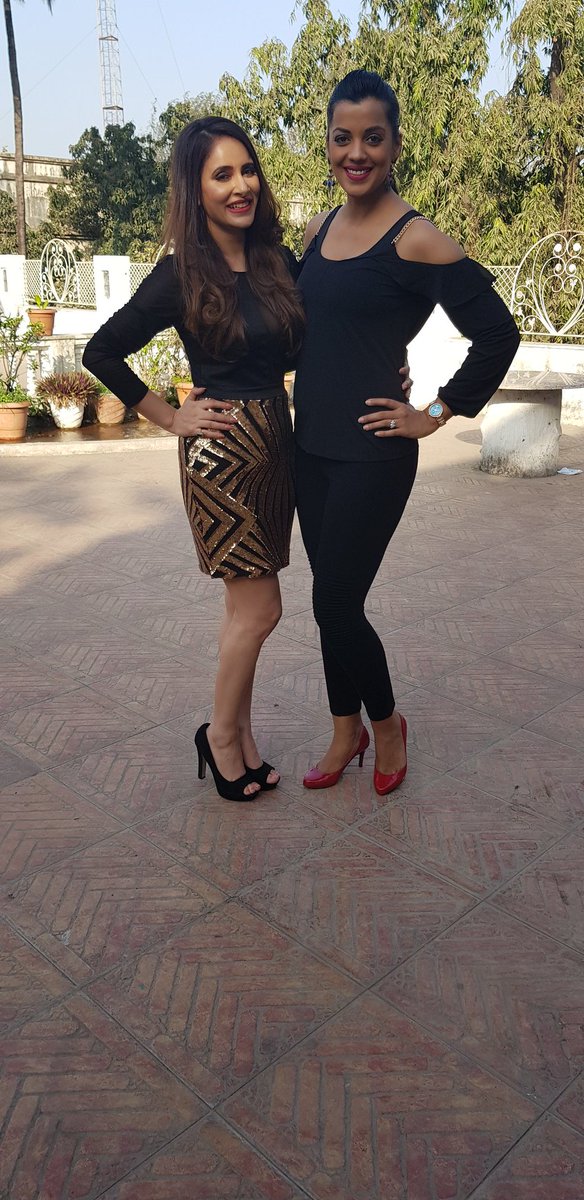 khandurishweta's tweet photo. Promotions on full swing @SharmajiKGLFilm #releasingon15thmarch #withtheteam @Krushna_KAS @mugdhagodse267 our director #ManojSharma sir  #happyfaces #bollywood #coactors https://t.co/lwvZo80bxE
