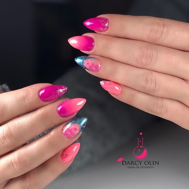NailsbyDarcy's tweet photo. A nail shot of @beautychic2002 ‘s nails. @lightelegancehq Tail-Gator, Language of Love & Cleopatra #LEButtercream with Mediterranean Premium Pretties & Waffle Cone #glittergel #handpainting done with Tail-Gator. #LERocks #lightelegance #DarcyOlin https://t.co/w1B416MsYV