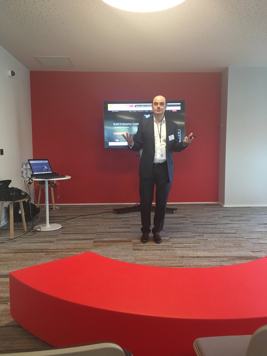 SvetBnov's tweet image. « un jour le client pourra développer son application lui même » le #nocode dans la banque ? ⁦⁦@cestpasmonidee⁩ #lestudio #teamPIO ⁦@cmarkea⁩