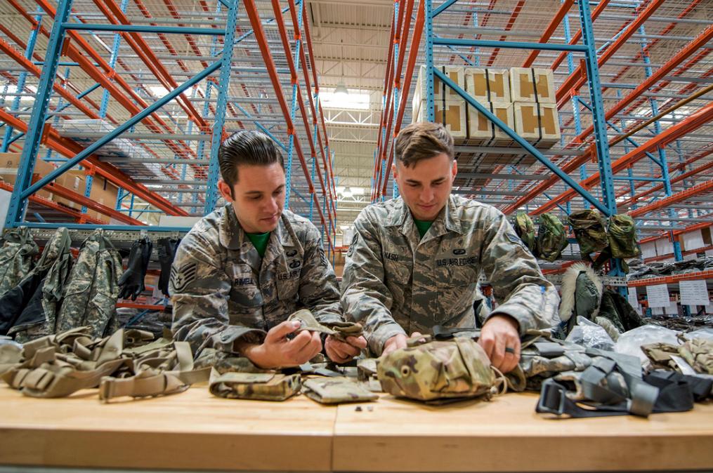 PelicanProducts's tweet photo. If there is anyone who knows the importance of #gear you can trust it's our #armedforces. That's why Pelican has been working with #military #procurement specialists for over 40 years. 

 Photo By: #Airman William Tracy https://t.co/cbT8em4I7X