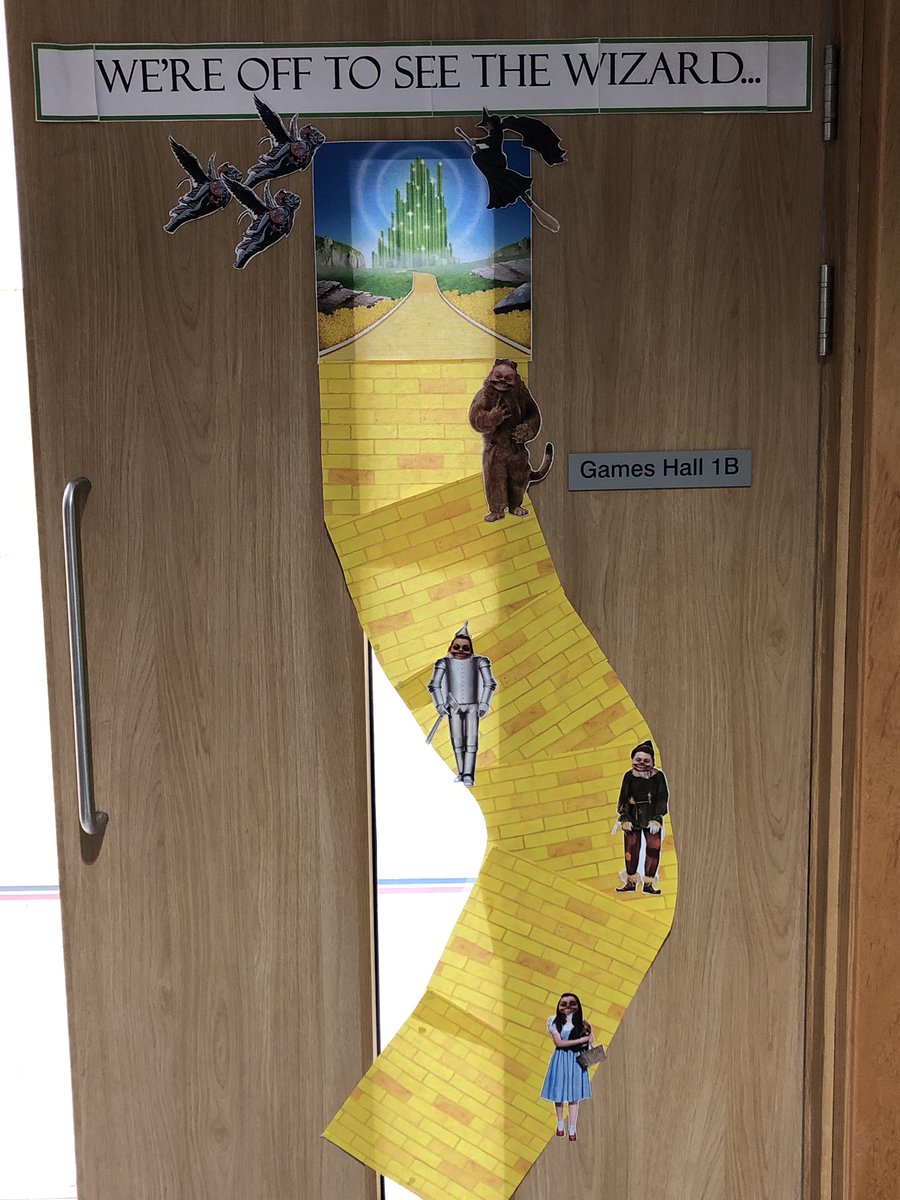 ClydeValleyPE's tweet image. World book day 📚 🧙‍♀️ 🧹 🦁 👠 #lionsandtigersandbearsohmy #thewizardofoz #familiarfaces @CVHS_English