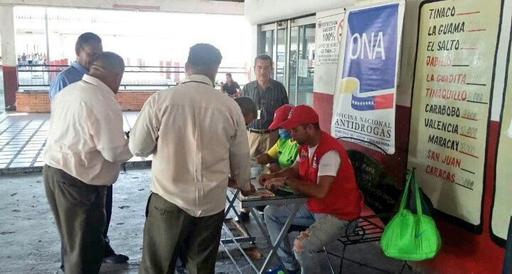 cojedes_estado's tweet photo. #07mar en estos momentos la @cojedes_estado Defensoría del Pueblo, junto al Frente Preventivo participan en el cierre del Operativo Carnavales 2019 en la sede del Terminal de Pasajeros de San Carlos, presentes organismo del Estado Cojedes.
@Defensoria_Vzla https://t.co/wagEqVOu94