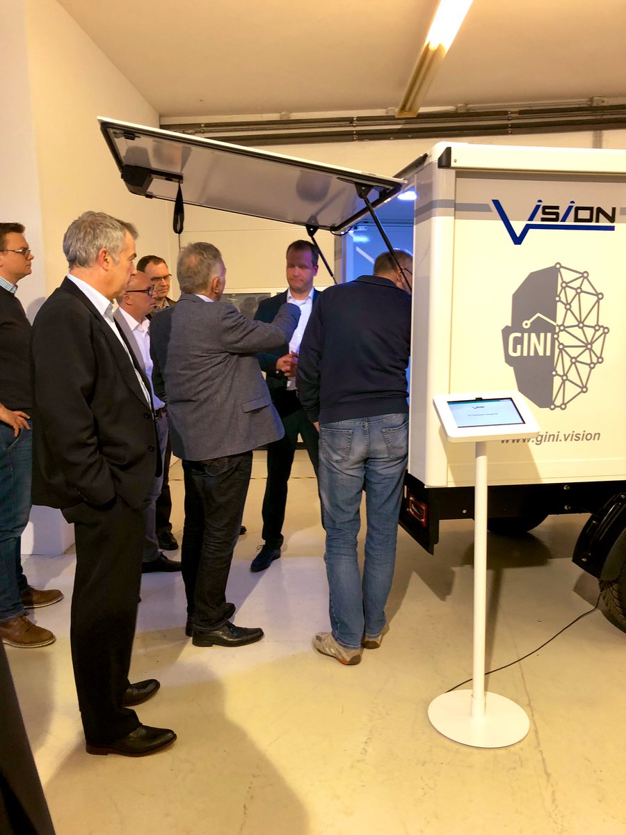 G_Balende's tweet photo. Robotics MEET UP @Vision_Laser @FRANKAEMIKA @hannoverimpuls #visionexpdays https://t.co/IMmYiRRgLP