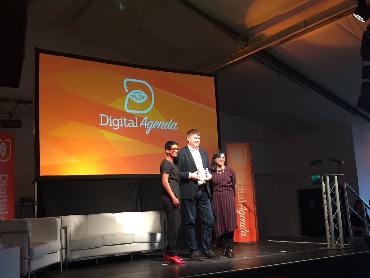 DigitalAgenda_'s tweet image. And the winner in the Connected Cities Category is… @char_gy with @ubxd and their project to get more people to use electric cars. Congratulations with the win! #ImpactAwards
