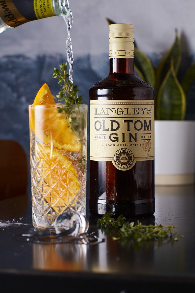 DrinksEnthusist's tweet image. Loving the images we took for @LangleysGin and Schweppes 1783! Who fancies a Langley's cocktail tonight? #Gin #Langleys #Cocktails #Tonic