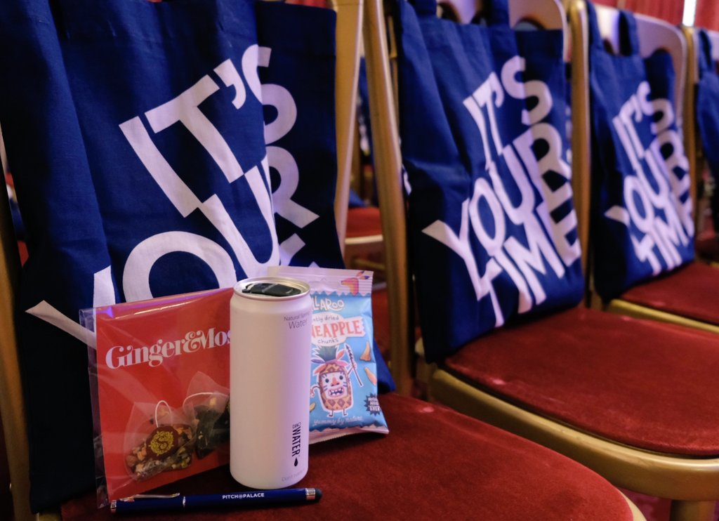 pitchatpalace's tweet image. Take a look at the amazing #pitchatpalace Africa 3.0 Goody Bags, made by keytofreedom.org, that include products from @canowater &amp;amp; @hellowallaroo.

#itsyourtime