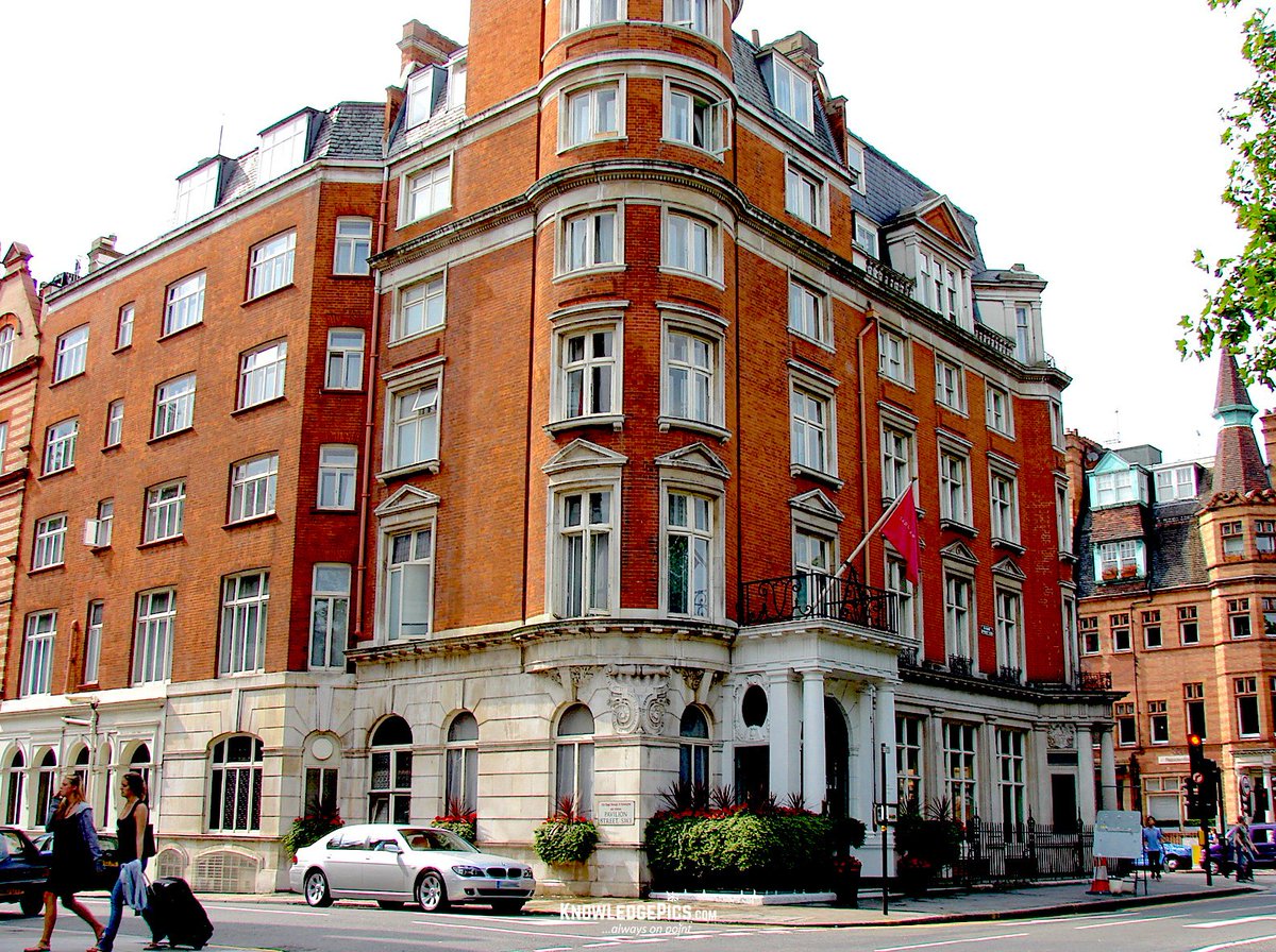 Knowledgepics's tweet photo. After a 5 year multi-million pound refurb the Belmond Cadogan Hotel reopens at
75 Sloane Street #SW1

https://t.co/yNtRbS5puD

#Hotel #London #TheKnowledge @belmond #LondonHotel #Belmond https://t.co/HweRvvAgFB