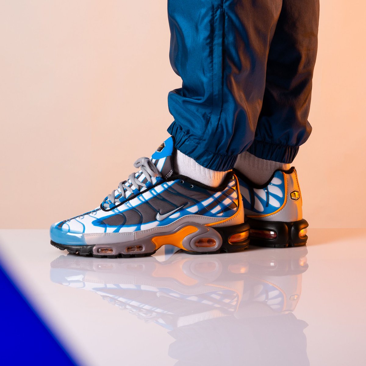 air max plus premium photo blue