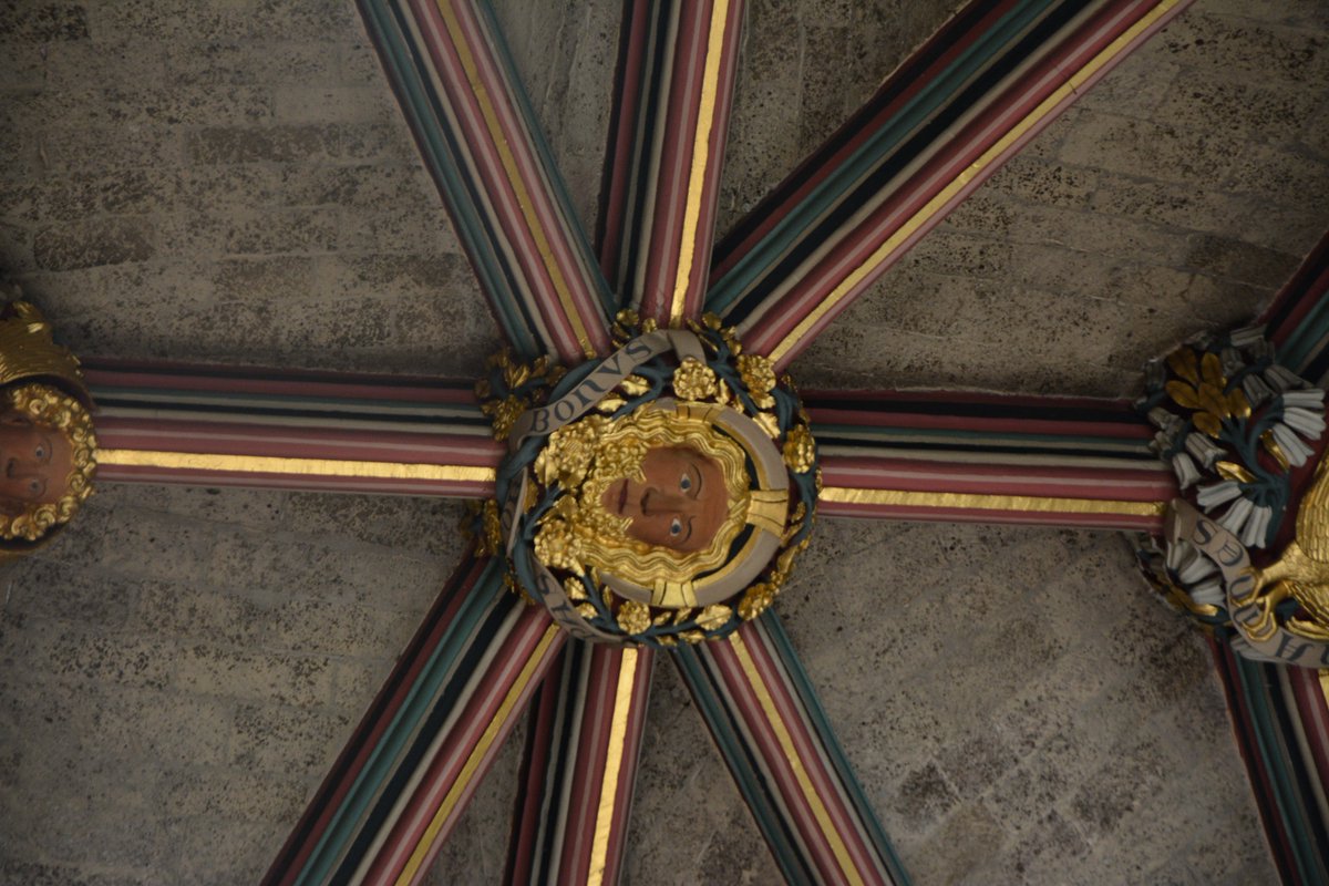 SpiralColumn's tweet image. On the #keystones trail again, chasing the #classicaltradition.. It&apos;s good to be back in Exeter: #AgnusDei re-installed in the north porch, #GoodShepherd at east end of Lady Chapel, and #CoronationoftheVirgin at the east end of the presbytery.