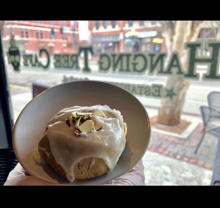 HangingCafe's tweet photo. We got SCONES!!! These are Gluten Free White Chocolate Almond! Come on it and get yourself one of these delicious treats today to go with your favorite coffee! Cold mornings call for got coffee and scones🥐☕️ https://t.co/RKdZYzI9Wf