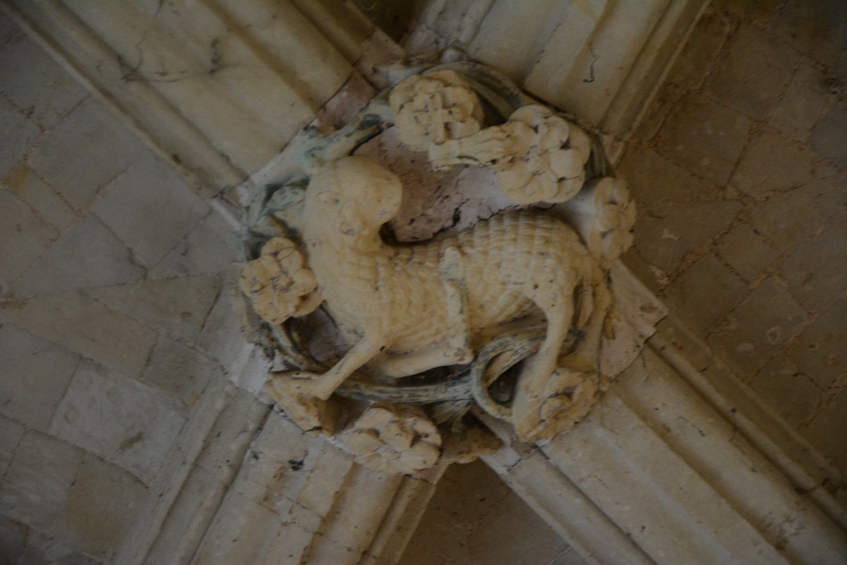 SpiralColumn's tweet image. On the #keystones trail again, chasing the #classicaltradition.. It&apos;s good to be back in Exeter: #AgnusDei re-installed in the north porch, #GoodShepherd at east end of Lady Chapel, and #CoronationoftheVirgin at the east end of the presbytery.