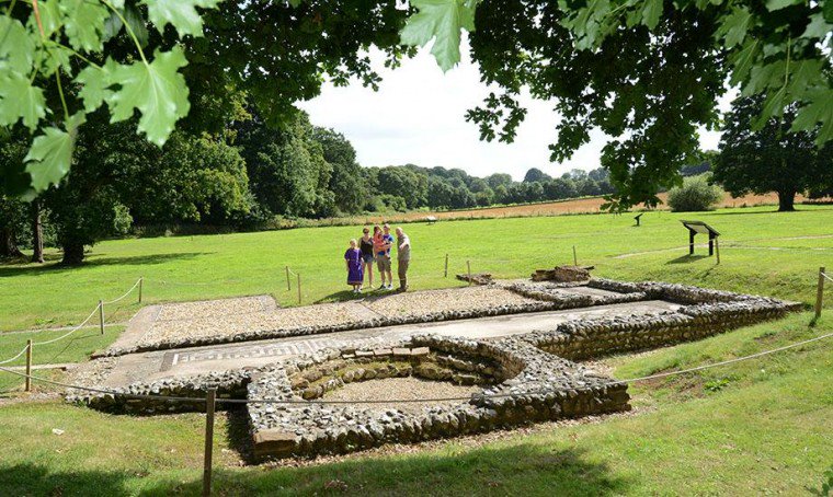 NewForestArch's tweet photo. We've just confirmed our first event for this year's @archaeologyuk #ArchFest. It will be hosted at #Rockbourne #RomanVilla and will see fun activities &amp; discoveries run by us, @AvonValleyArch &amp; @HantsCulture. Find out more &amp; book it in your diary: https://t.co/U8MKy0OEGS https://t.co/kLSoDC362l