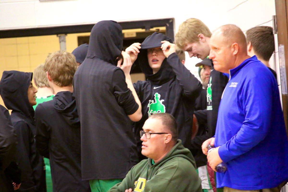 BreckSportsTalk's tweet photo. Charlie Boldingh and the gang ready for #Section8AA playoffs tonight in Cowboy Country.

📸 Carol Colby
🕖 7:00 p.m.
• vs. Park Rapids Area https://t.co/l0ibcWDNxn