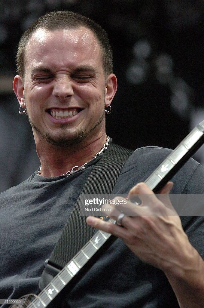 MylesKJunkies's tweet photo. Throwback Thursday with the best band ever... @alterbridge circa 2004 at VOODOO EXPERIENCE New Orleans  ❣💥🤟🎶

"ONE DAY REMAINS"⤵️
https://t.co/muP43rS4A1

PHOTOS BY: Ned Dishman/ Getty Images #picsaretagged 📸👏

#ABV1IsComing y'all!! 🎉🎈 https://t.co/QYpYpi8vFC