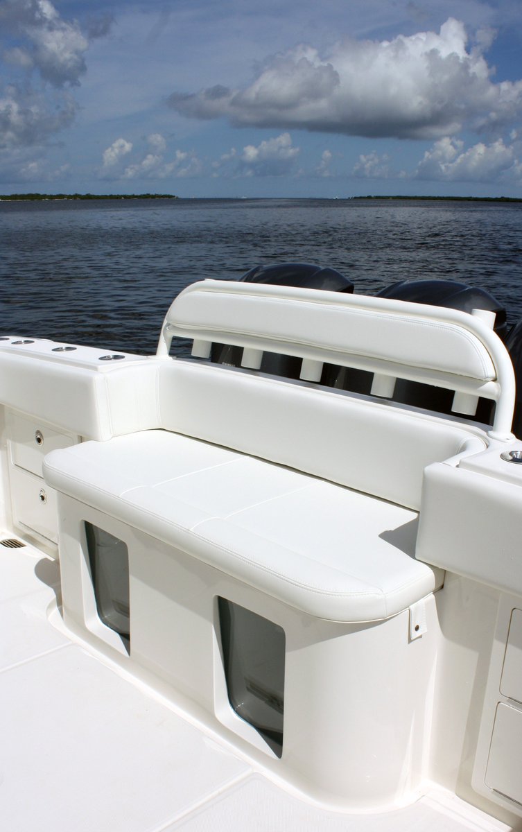 JupiterMarine's tweet photo. Double duty & twice the fun! Take a look at the custom livewell setup on this Jupiter 43 SF!
.
.
Visit https://t.co/LAqHZ359rm #DesignYourJupiter & tell us in the comments below which fishing features are going on your Jupiter #dreamboat! https://t.co/Oi39I3dHEs